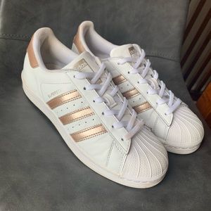 Adidas Superstar Women’s rose gold/white size 6.5